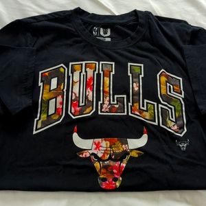 Bulls floral tee